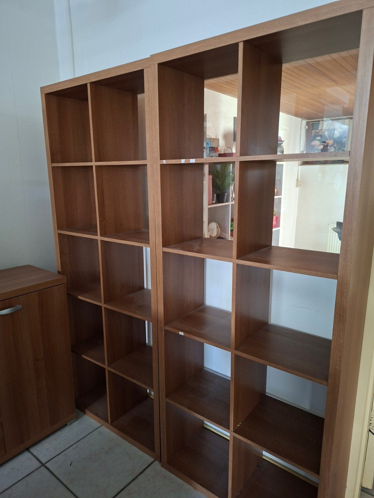 Twee nette bruine kasten met open vakken, Huis en Inrichting, Met plank(en), Gebruikt, Modern, 150 tot 200 cm