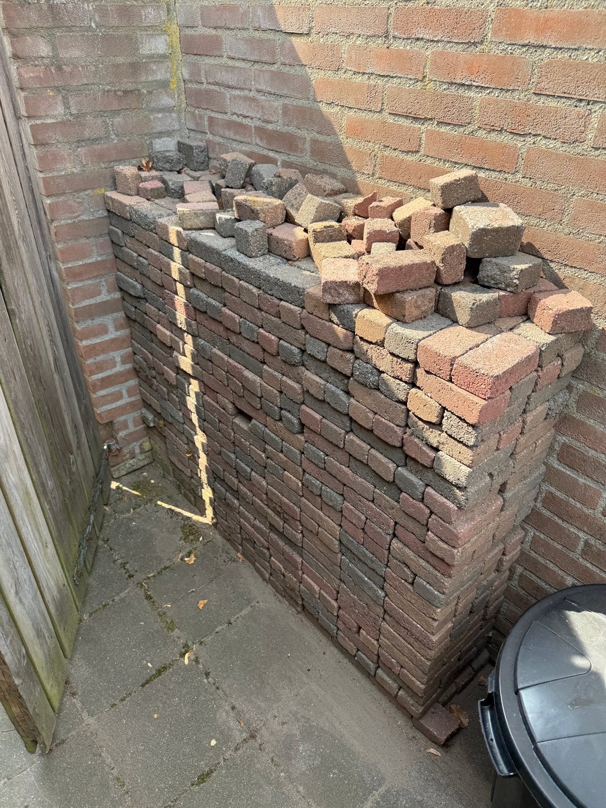 Klinkers gratis af te halen!, Ophalen, Zo goed als nieuw, Beton, Klinkers