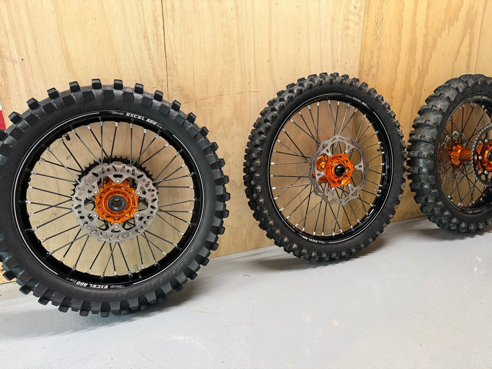 Haan A60 velgen met Pirelli banden voor KTM (2019-2022), Motoren, Ophalen, Gebruikt