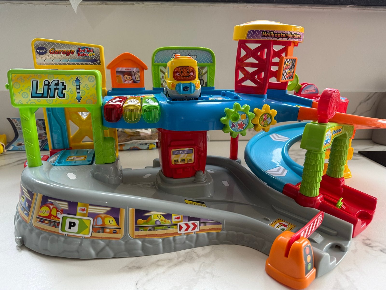 Vtech Toet Toet Auto's Garage met 1 Auto, Kinderen en Baby's, Speelgoed | Vtech, Ophalen of Verzenden, Gebruikt, 6 maanden tot 2 jaar