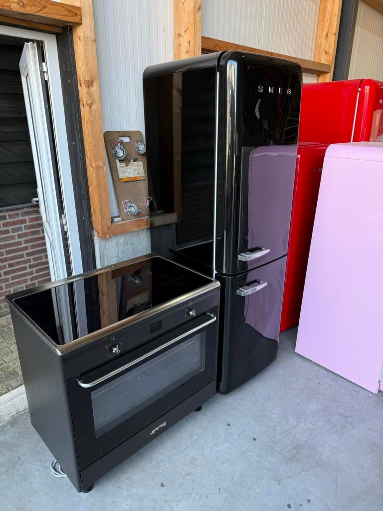 Smeg inductie fornuis met bijpassende smeg koelkast, Witgoed en Apparatuur, Fornuizen, Bella, 60 cm of meer, Zo goed als nieuw