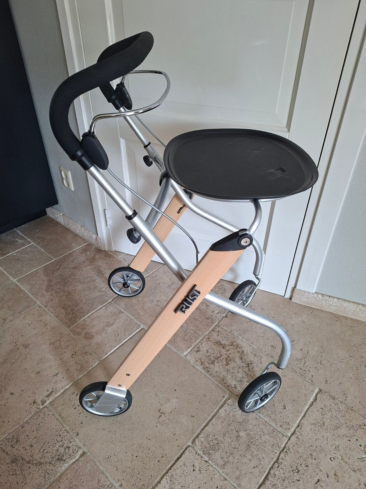 Trust care let's Go indoor rollator (binnenrollator), Ophalen, Opvouwbaar, Gebruikt