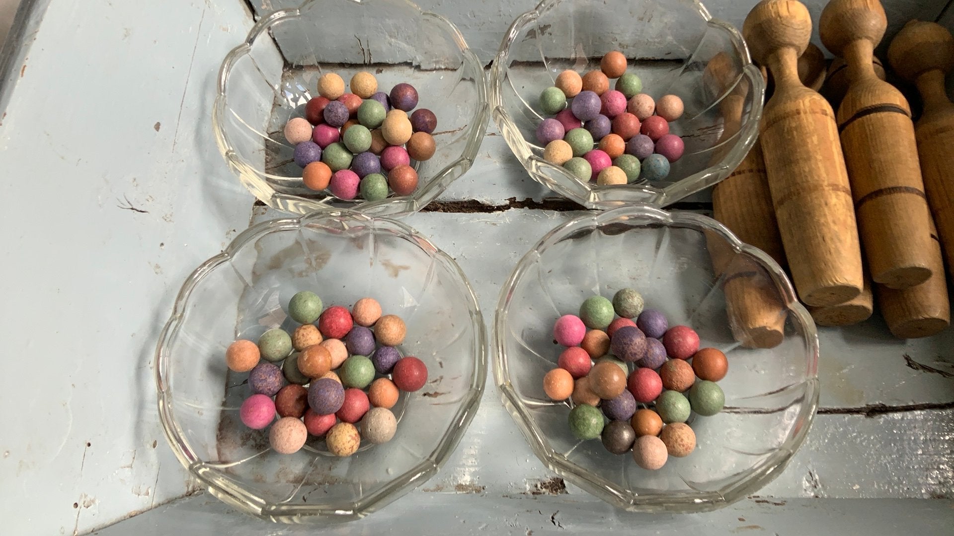 Oude knikkers van klei in diverse kleuren/100 stuks, Antiek en Kunst, Antiek | Speelgoed, Ophalen of Verzenden