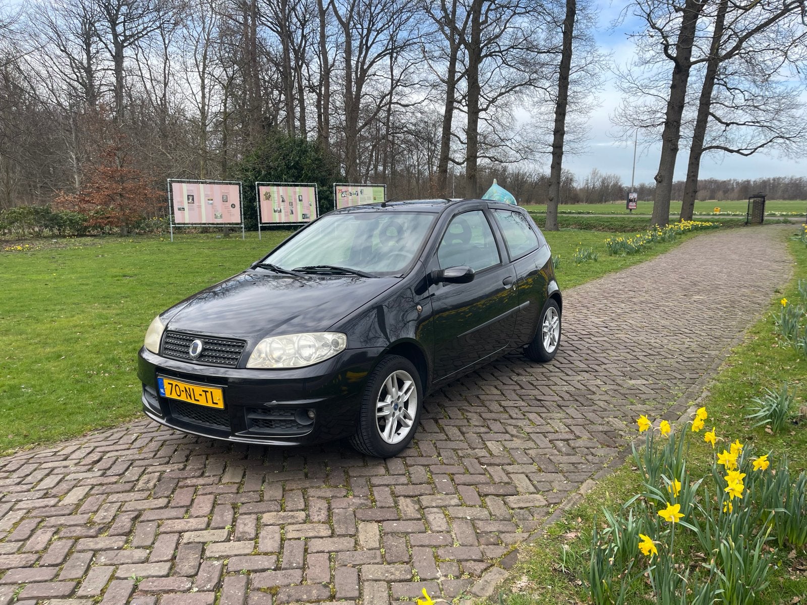 Fiat Punto 1.2 3DR AUT 2003 Zwart, Auto's, Fiat, 4 cilinders, 400 kg, Zwart, Origineel Nederlands