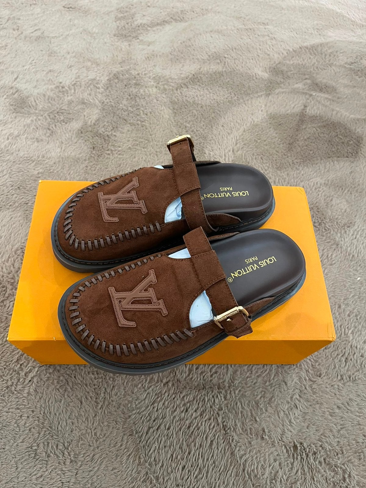 Louis vuitton Colorado Closed Mule, Kleding | Dames, Ophalen of Verzenden, Zo goed als nieuw, Bruin, Sneakers of Gympen