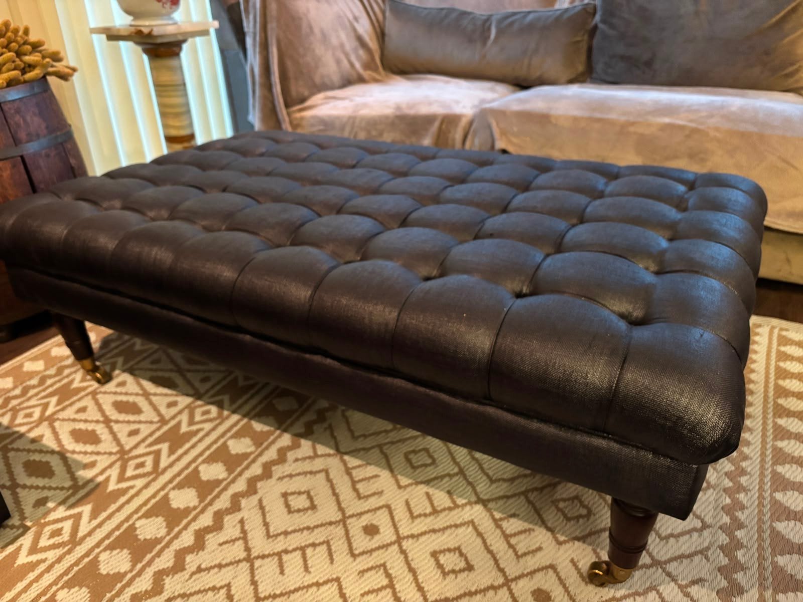 Sfeervolle Klassieke Hocker / Ottoman op Messing Wielen (125, Ophalen