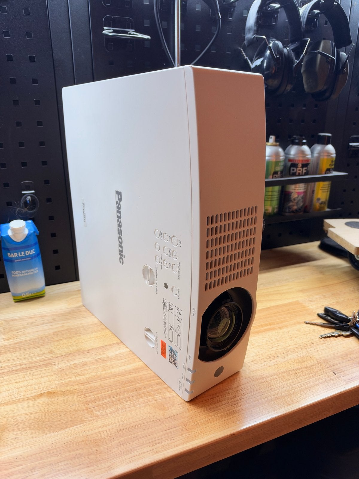Panasonic PT-VMZ51S Beamer - Zo goed als nieuw, Ophalen of Verzenden, Zo goed als nieuw, LCD, Full HD (1080)