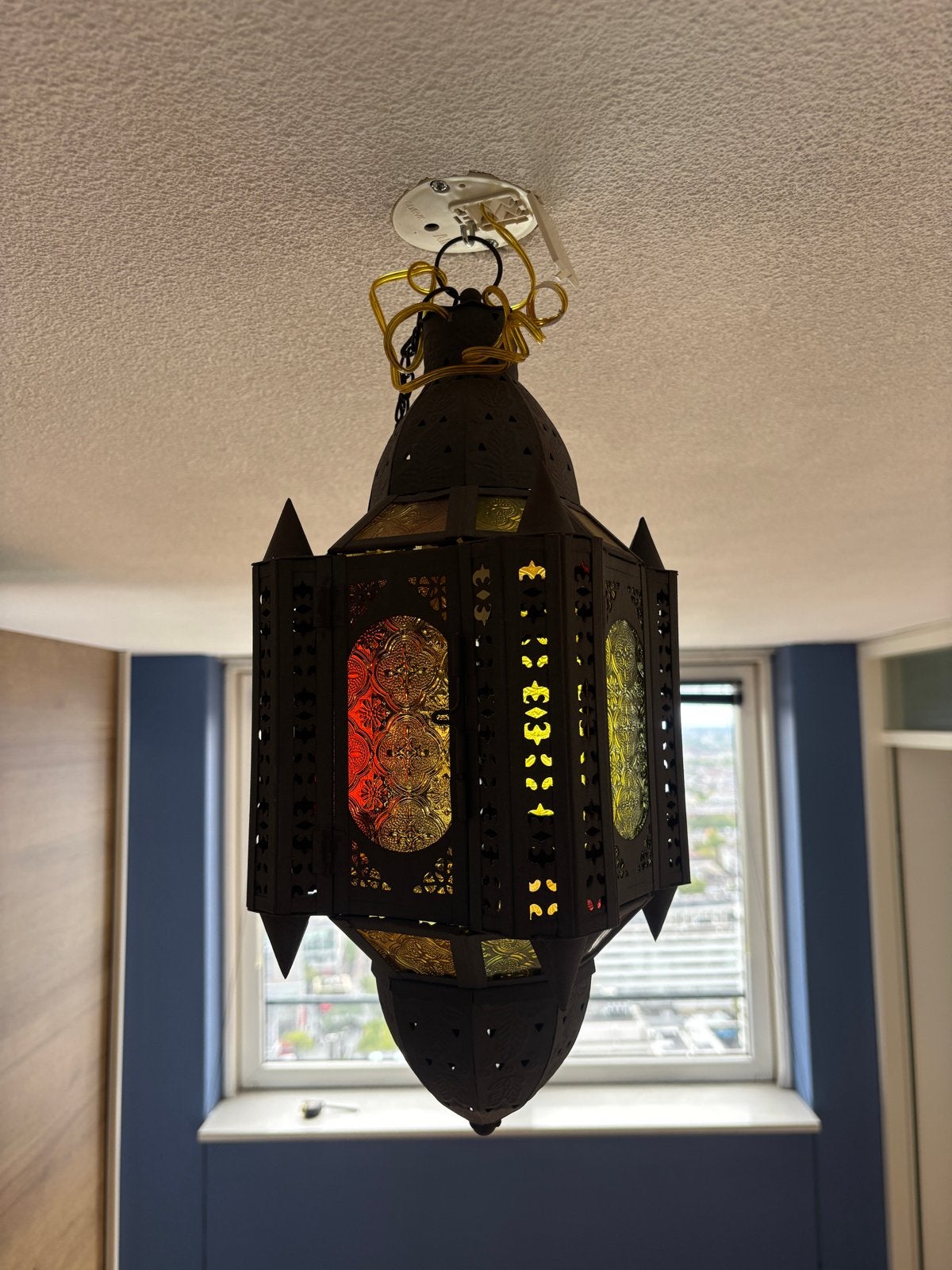 2 Oosterse hanglampen met gekleurd glas, Huis en Inrichting, Ophalen, Gebruikt, Metaal