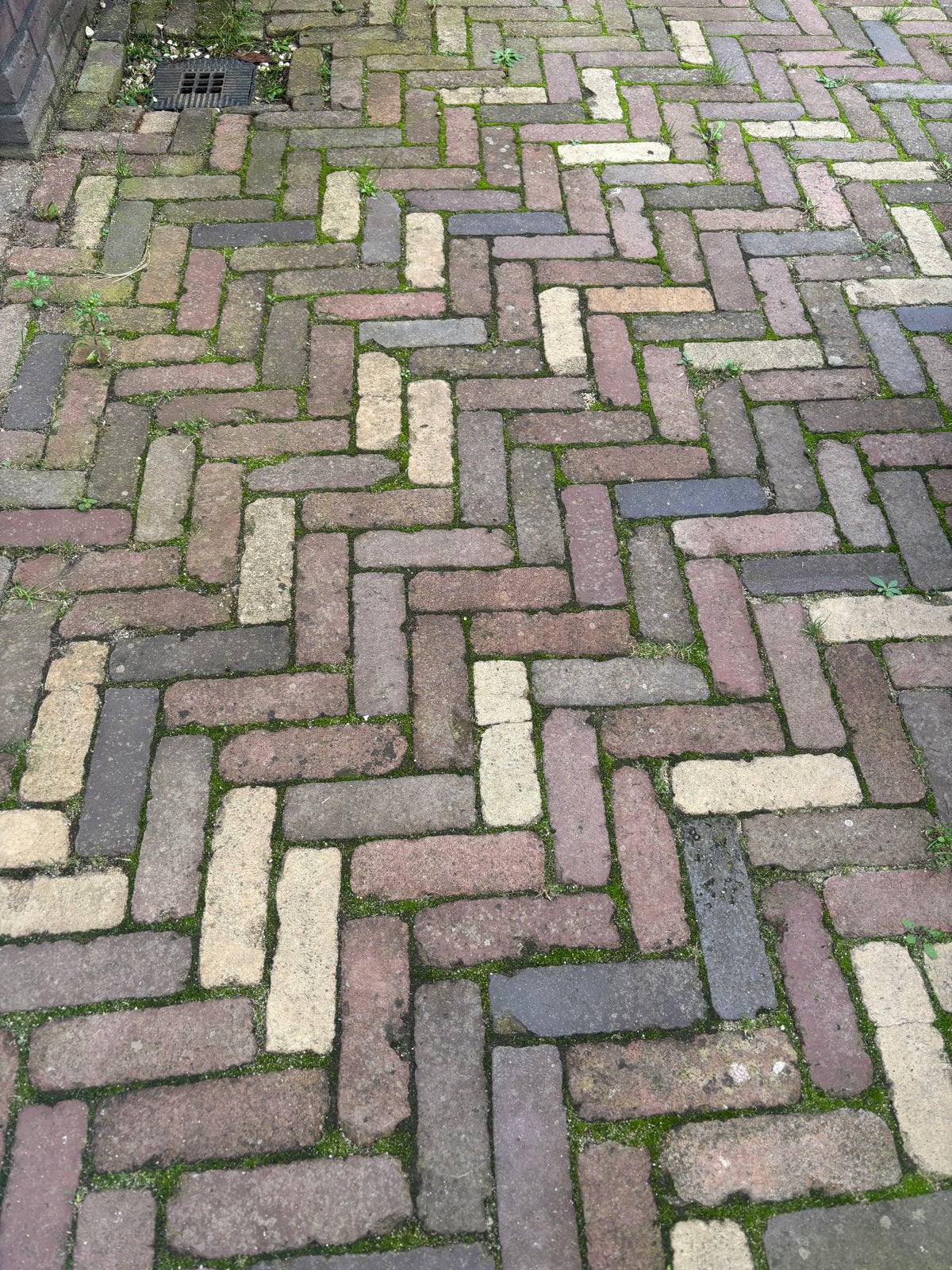 Gratis Klinkers 20cm - Zelf uitgraven - 25m2, Ophalen, Gebruikt, Beton, Klinkers