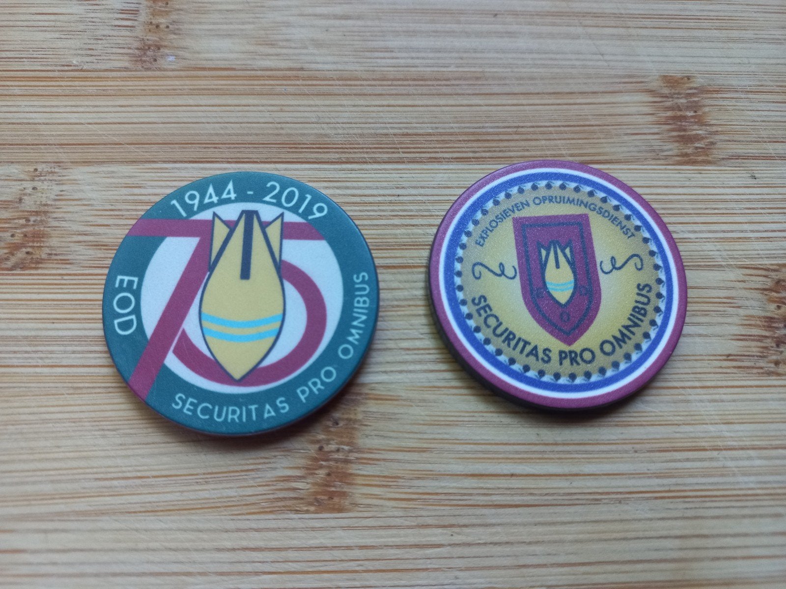 2 EOD Challenge Coins - Explosieven Opruimingsdienst, Ophalen of Verzenden