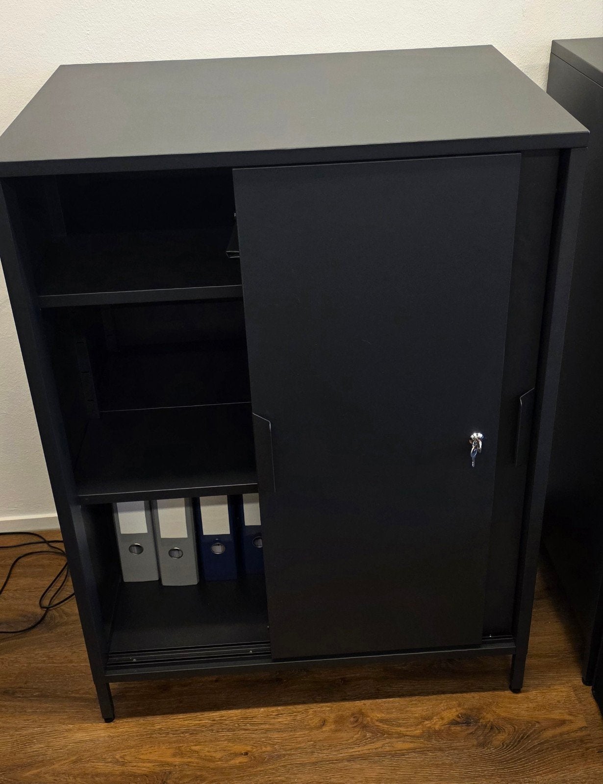 Zwarte schuifdeurkast afsluitbaar, 2 stuks, als nieuw!, Ophalen, 50 tot 100 cm, Zo goed als nieuw, Minder dan 100 cm
