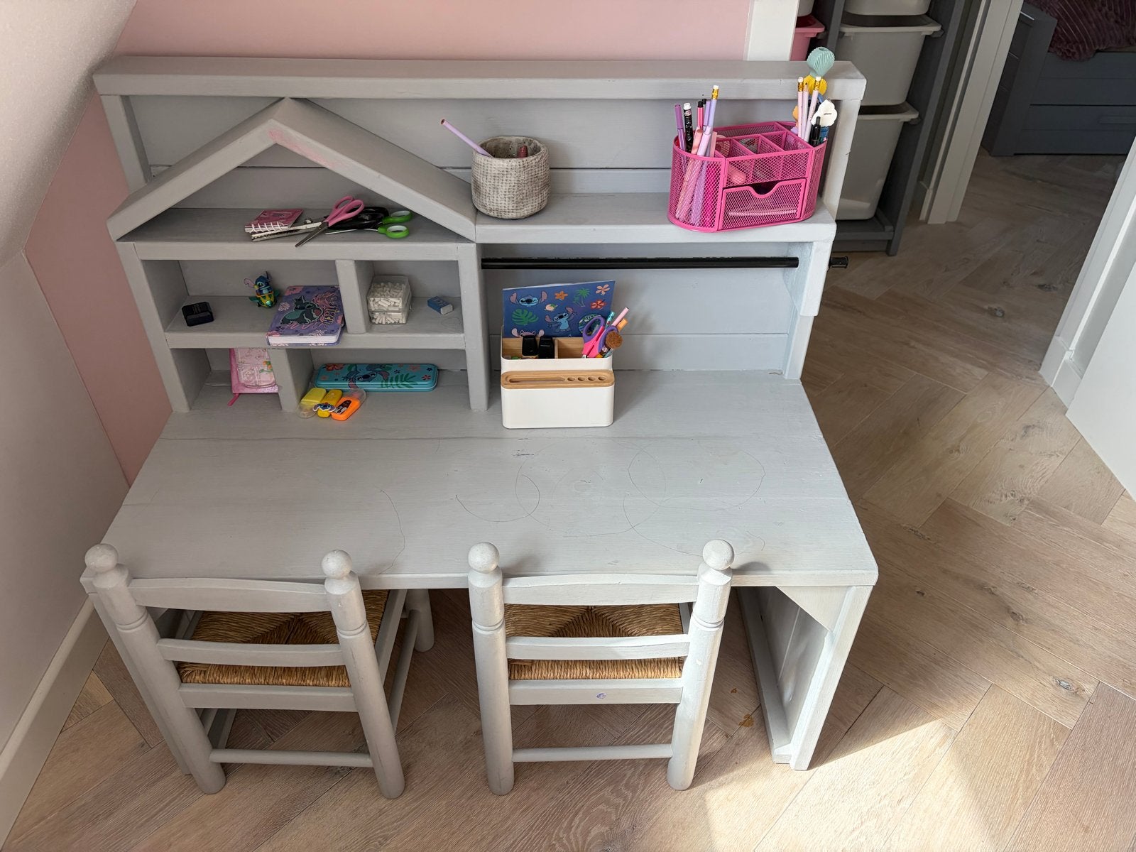 Leuke speeltafel en/of knutseltafel zonder stoelen, Ophalen, Gebruikt, Tafel(s) en Stoel(en)
