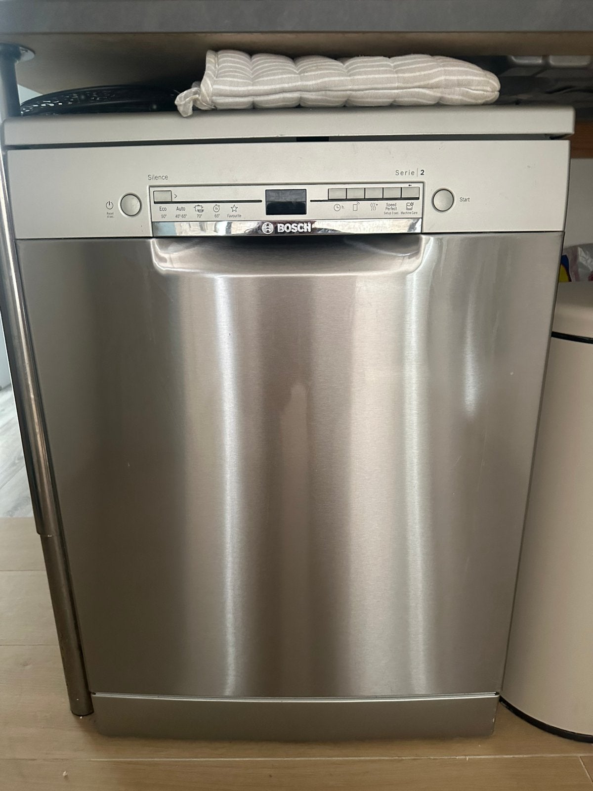 Vaatwasser Bosch Serie 2 Silence, Ophalen, Minder dan 85 cm, Zo goed als nieuw, Vrijstaand