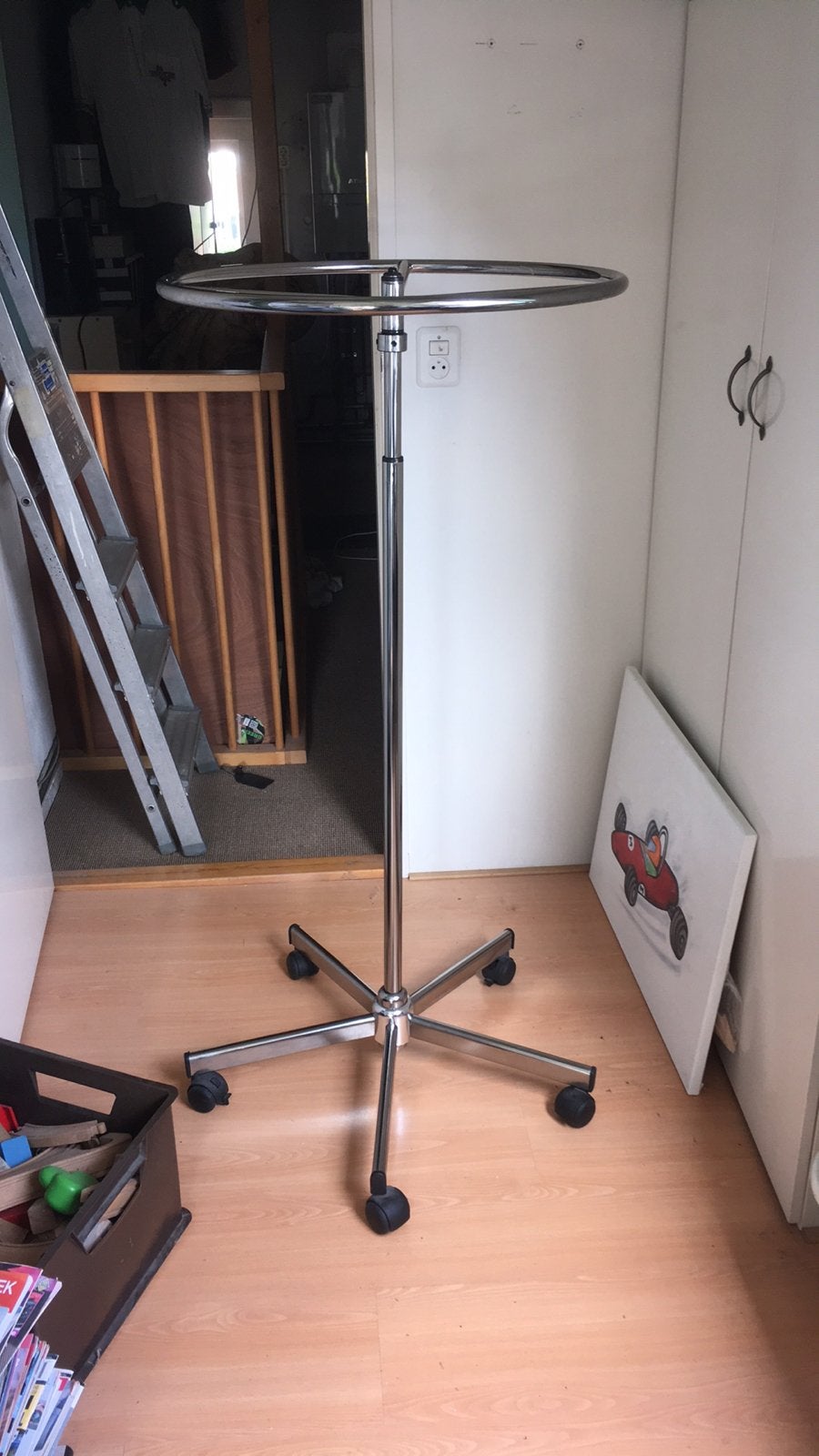 In hoogte verstelbaar en draaibaar,chroom.kledingrek, Ophalen, Gebruikt