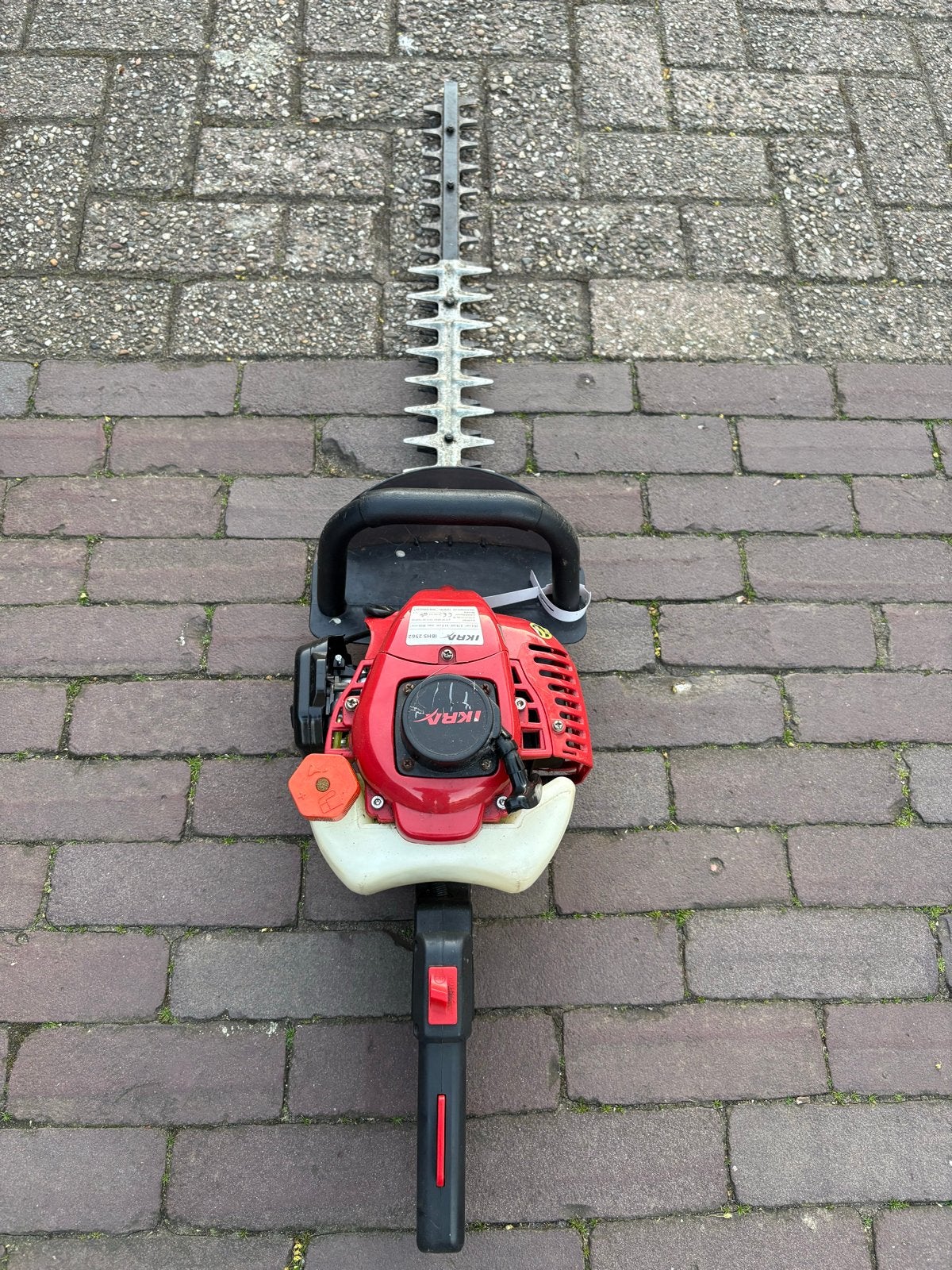 Ikra Benzine Heggenschaar - Onderhouden en Klaar voor Gebrui, Ophalen of Verzenden, Gebruikt, Benzine