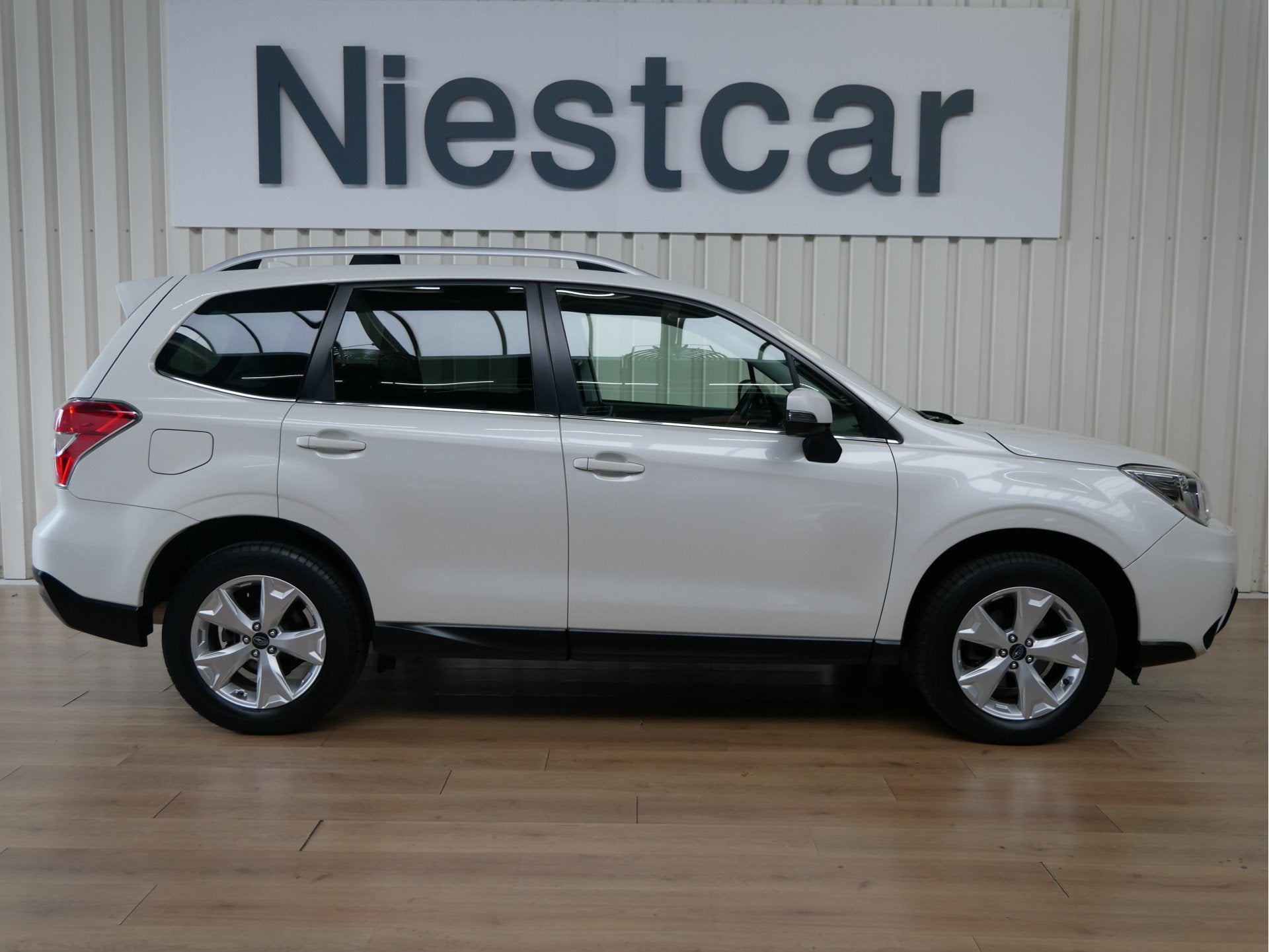 Subaru Forester 2.0 Executive (bj 2015, automaat), Automaat, 15 km/l, 4 cilinders, Wit