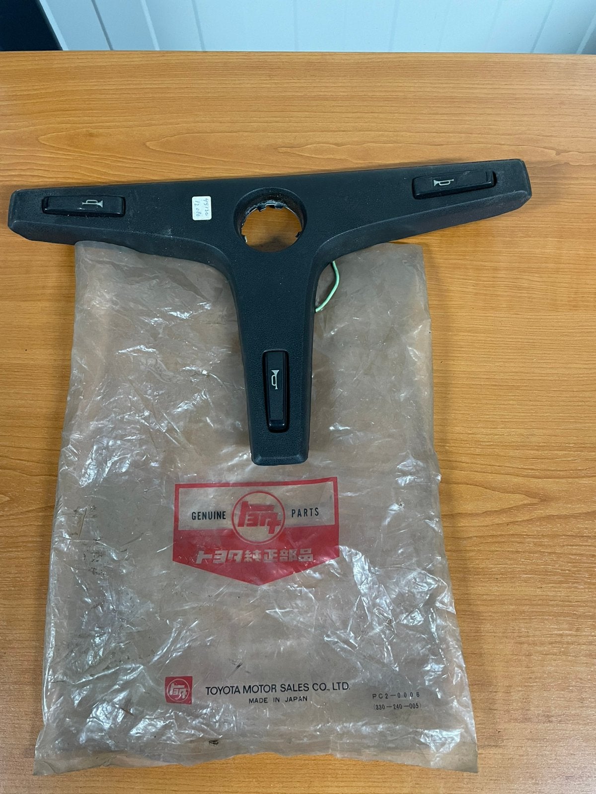 Toyota carina ta12 binnenkant stuur nieuw 45130-12080, Ophalen of Verzenden, Nieuw