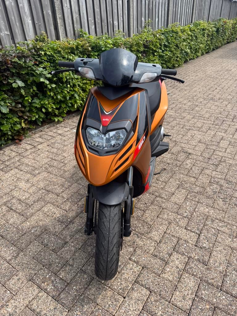 Aprillia SR 50 2 Takt B-Klasse (BE), Fietsen en Brommers, Scooters | Aprilia, Ophalen, Maximaal 45 km/u, SR 50, Zo goed als nieuw