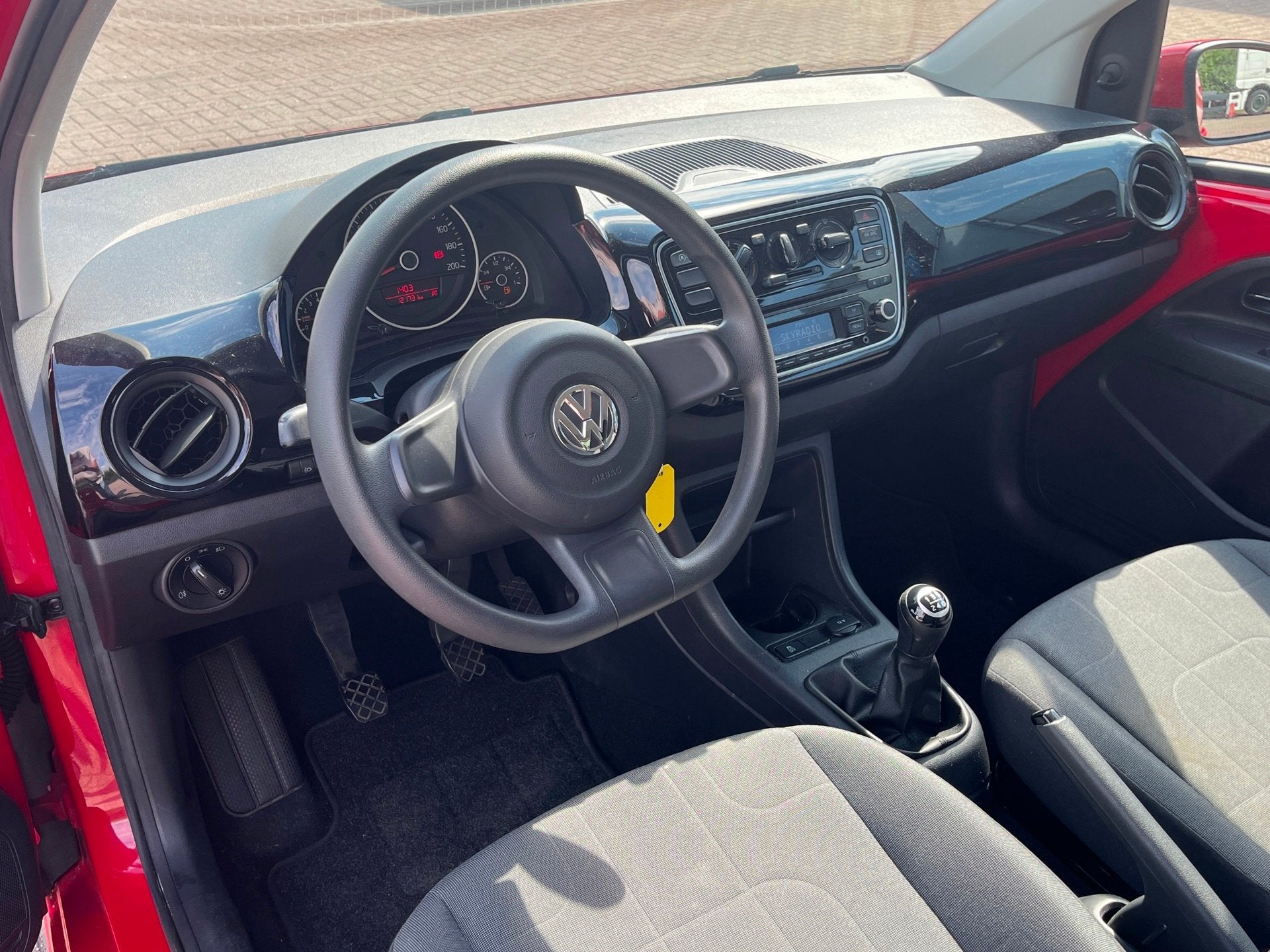 Volkswagen Up! 1.0 Move Up! BlueMotion | Airco | All Season, Auto's, Volkswagen, Voorwielaandrijving, Euro 5, Stof, Gebruikt