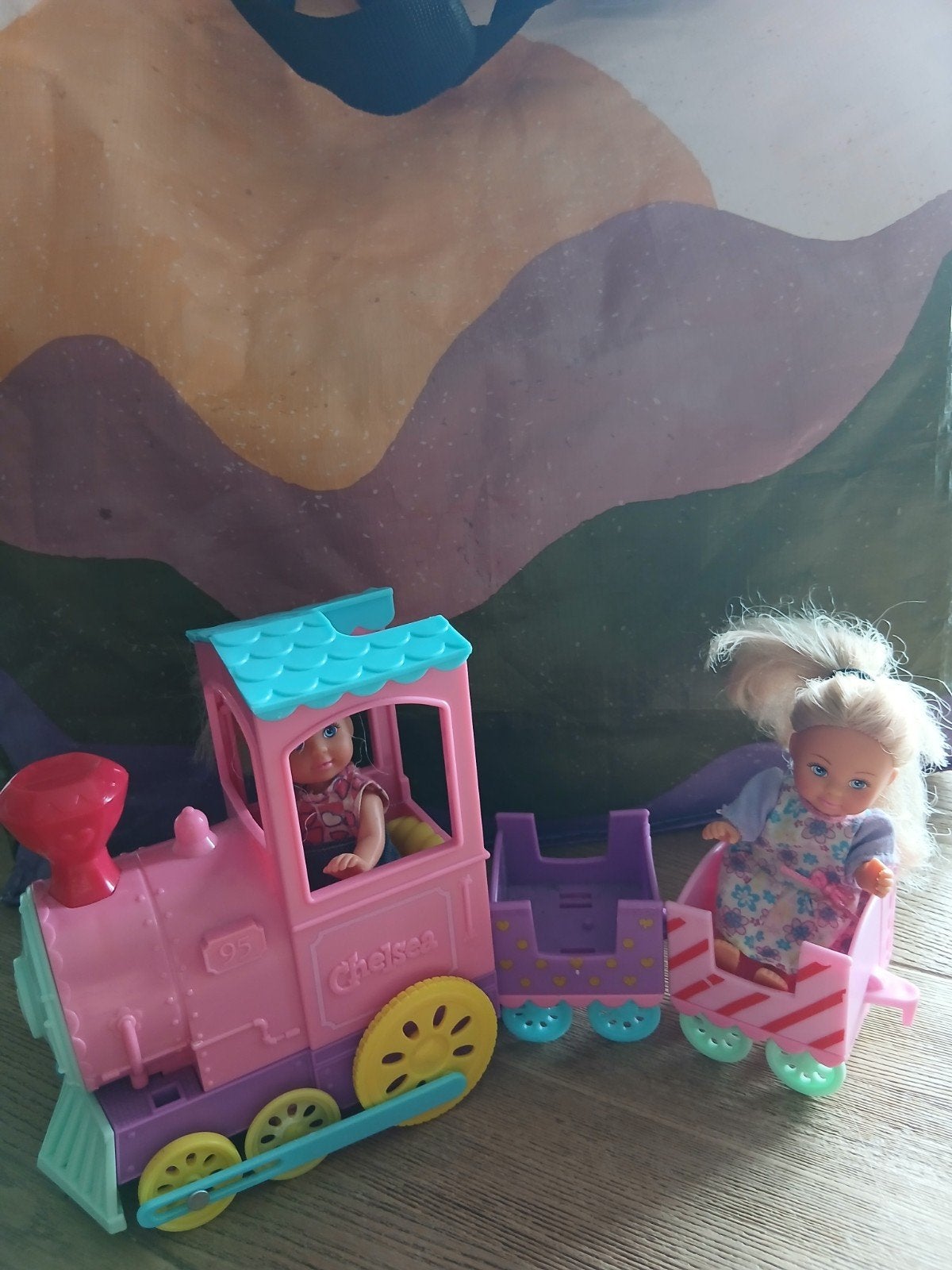Barbie Mattel treintje Shelly met 2 kleine Barbies, Ophalen of Verzenden, Zo goed als nieuw