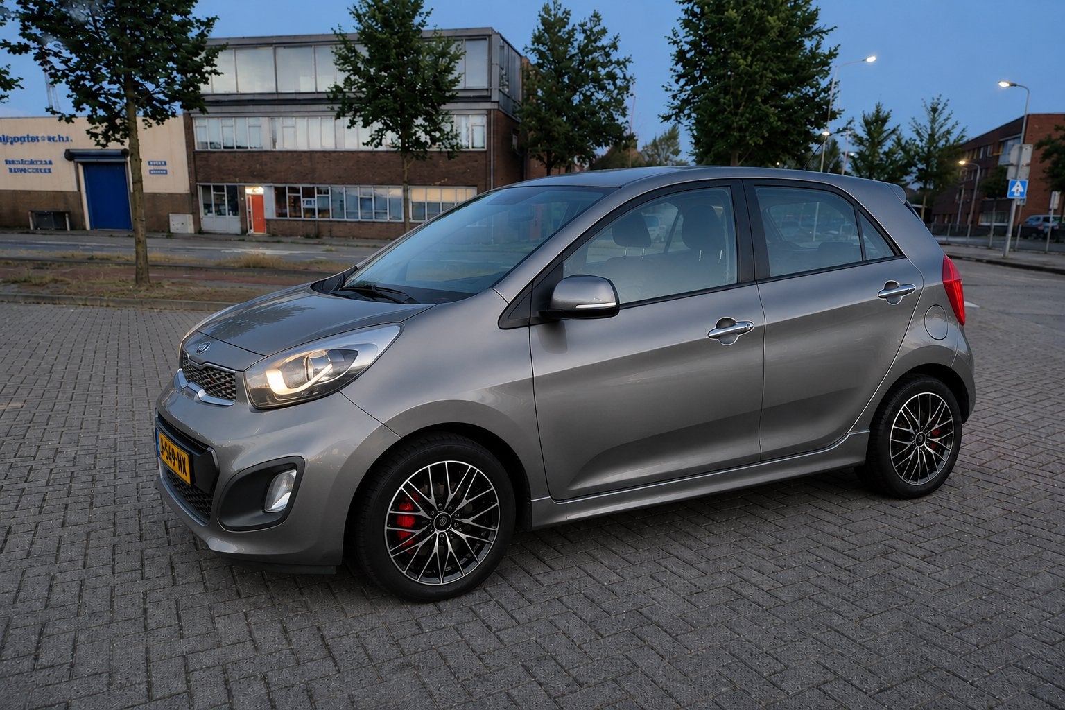 Nette Kia Picanto 1.0 Cvvt 5-DRS 2011 Grijs | Apple Carplay, Auto's, Voorwielaandrijving, Zwart, 400 kg, 23 km/l