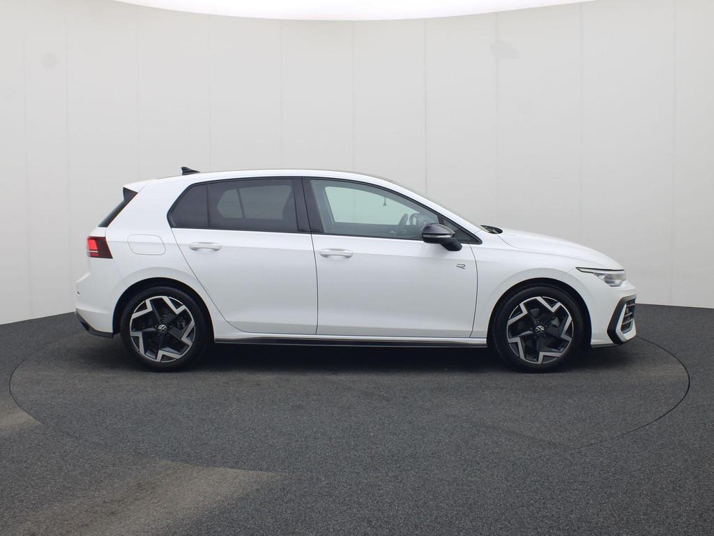 Volkswagen Golf 1.5eTSI/150PK R-Line Black Style DSG · Navi, 4 cilinders, 150 pk, Alcantara, Wit