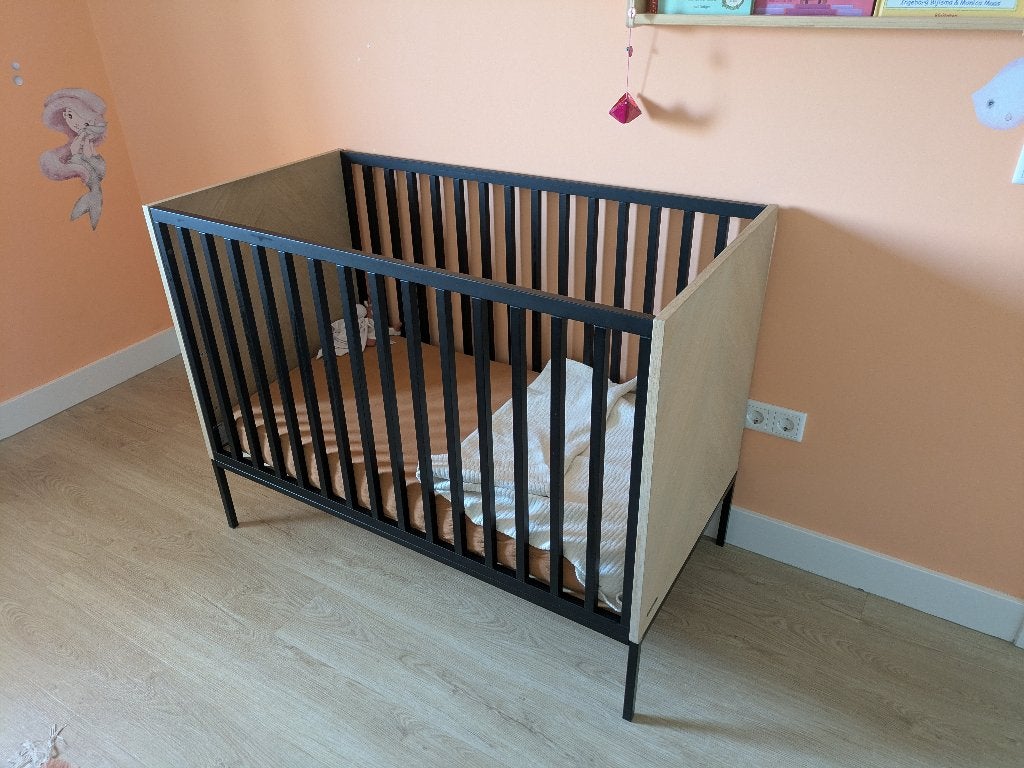 Kidsmill Vince Babykamer Zwart/Massief Eiken, Ophalen, Zo goed als nieuw, Jongetje of Meisje