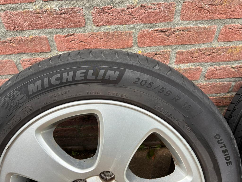 Set orig.16 inch Volvo V70 CREON velgen met Michelin Primacy, 16 inch, Zomerbanden, 205 mm, Ophalen of Verzenden