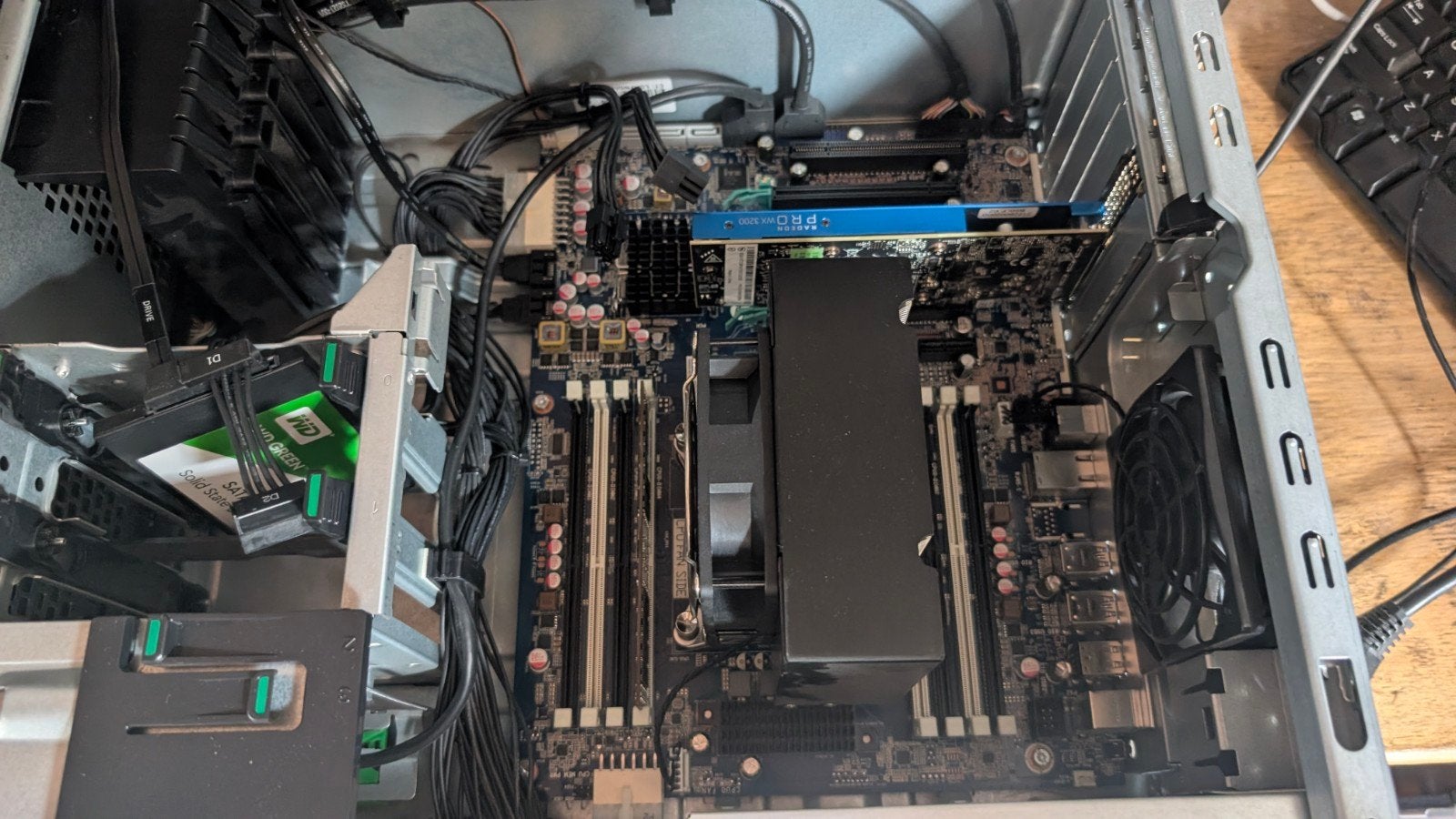 HP Z440 Workstation - 16GB RAM, Radeon PRO WX 3200 240GB SSD, Computers en Software, Ophalen, Refurbished, SSD, Met videokaart