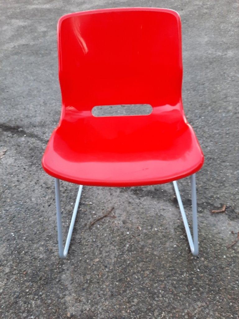 rode stoel, Ophalen, Rood, Kunststof, Zo goed als nieuw