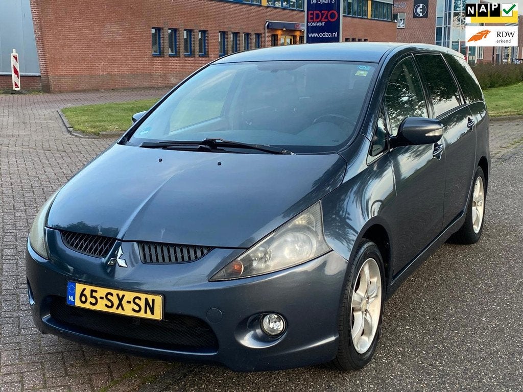 Mitsubishi Grandis 2.4-16V Intense 7-Ps! ECC Electr pakket A, Auto's, Mitsubishi, Voorwielaandrijving, Stof, Gebruikt, Zwart