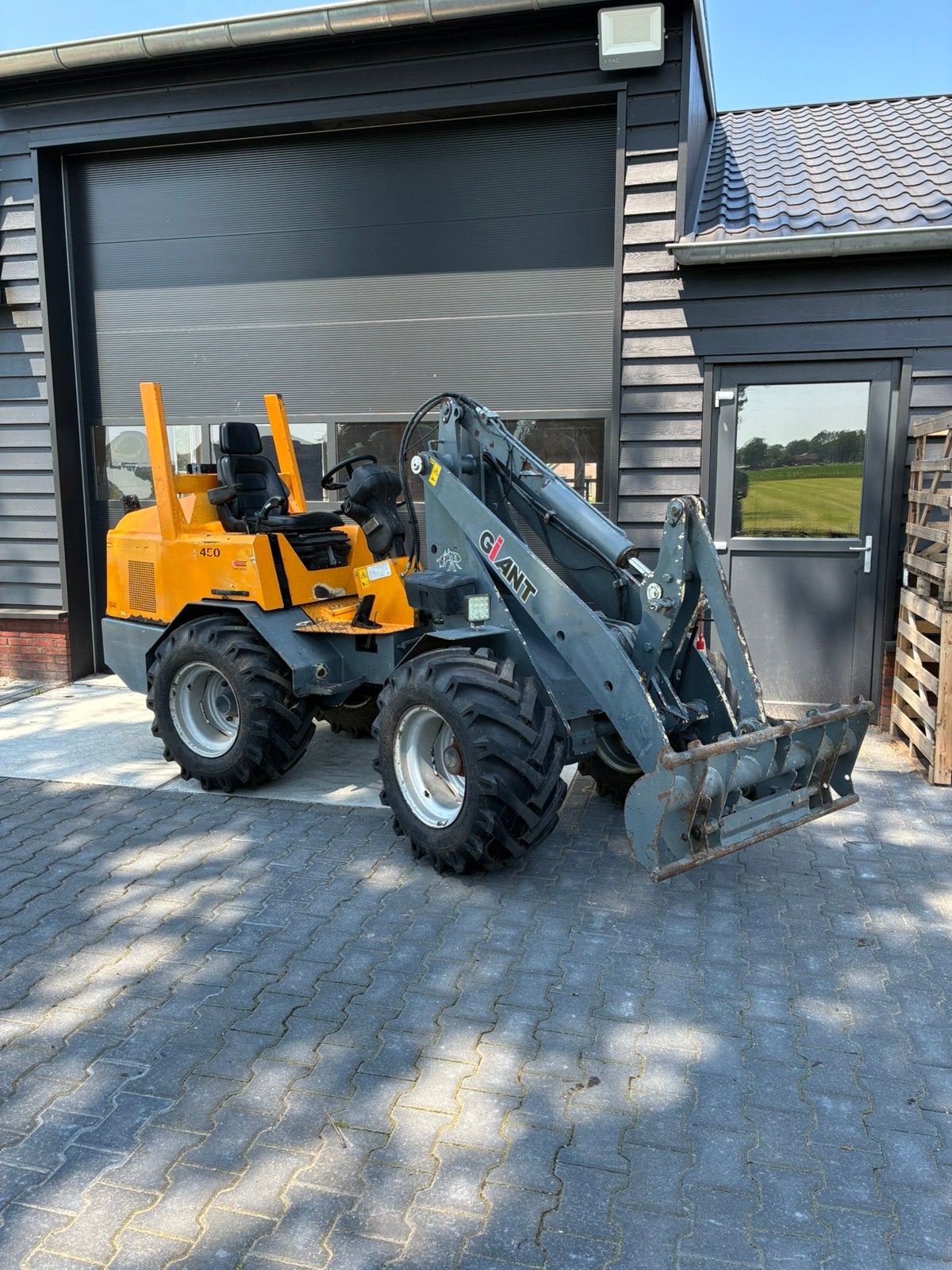 Giant V4501 shovel, Ophalen, Gebruikt, Handmatig
