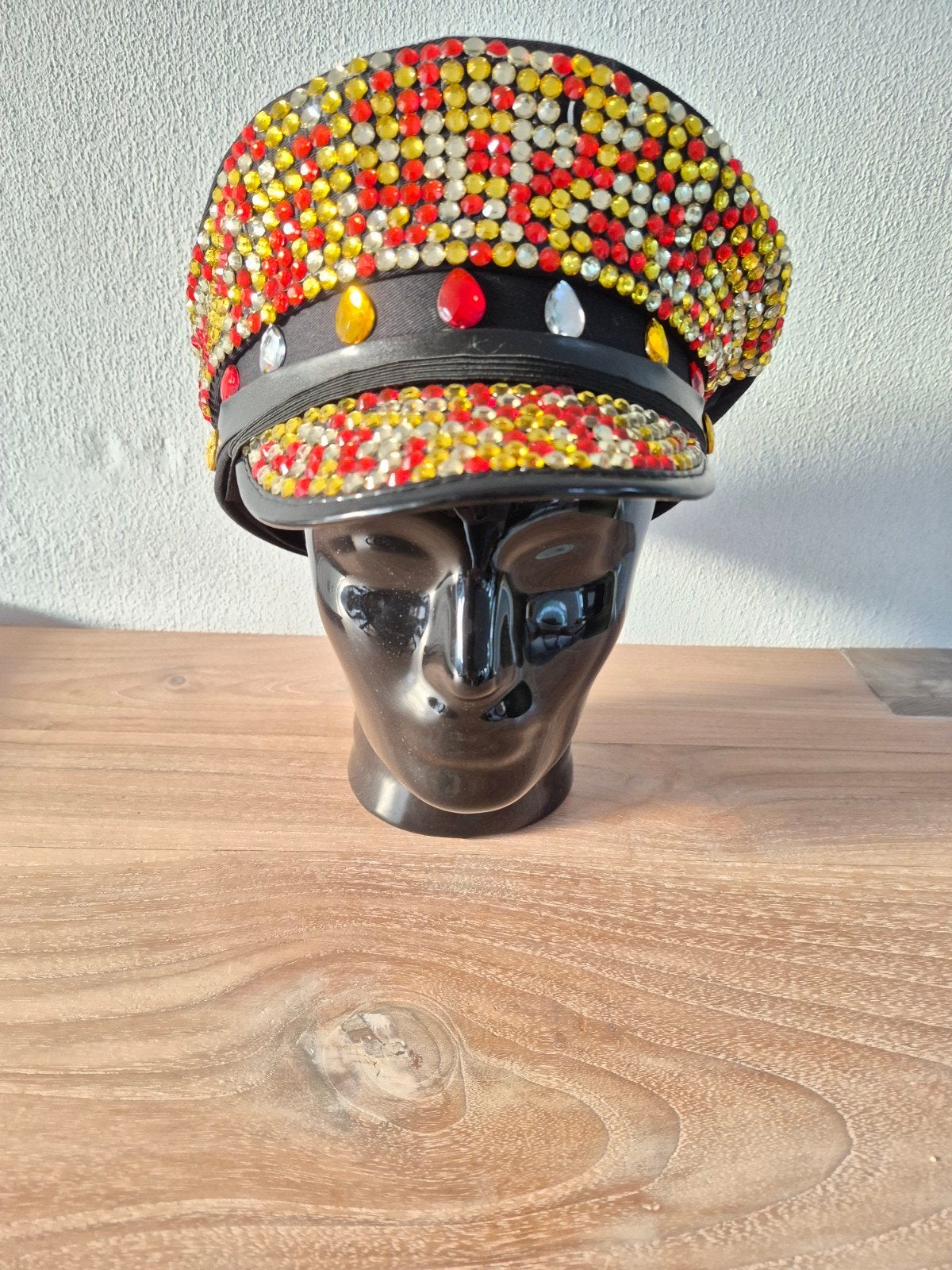 glitterpet 11/11 met rood geel wit glitters - Zo goed als ni, Carnaval, Maat 42/44 (L), Ophalen of Verzenden, Zo goed als nieuw