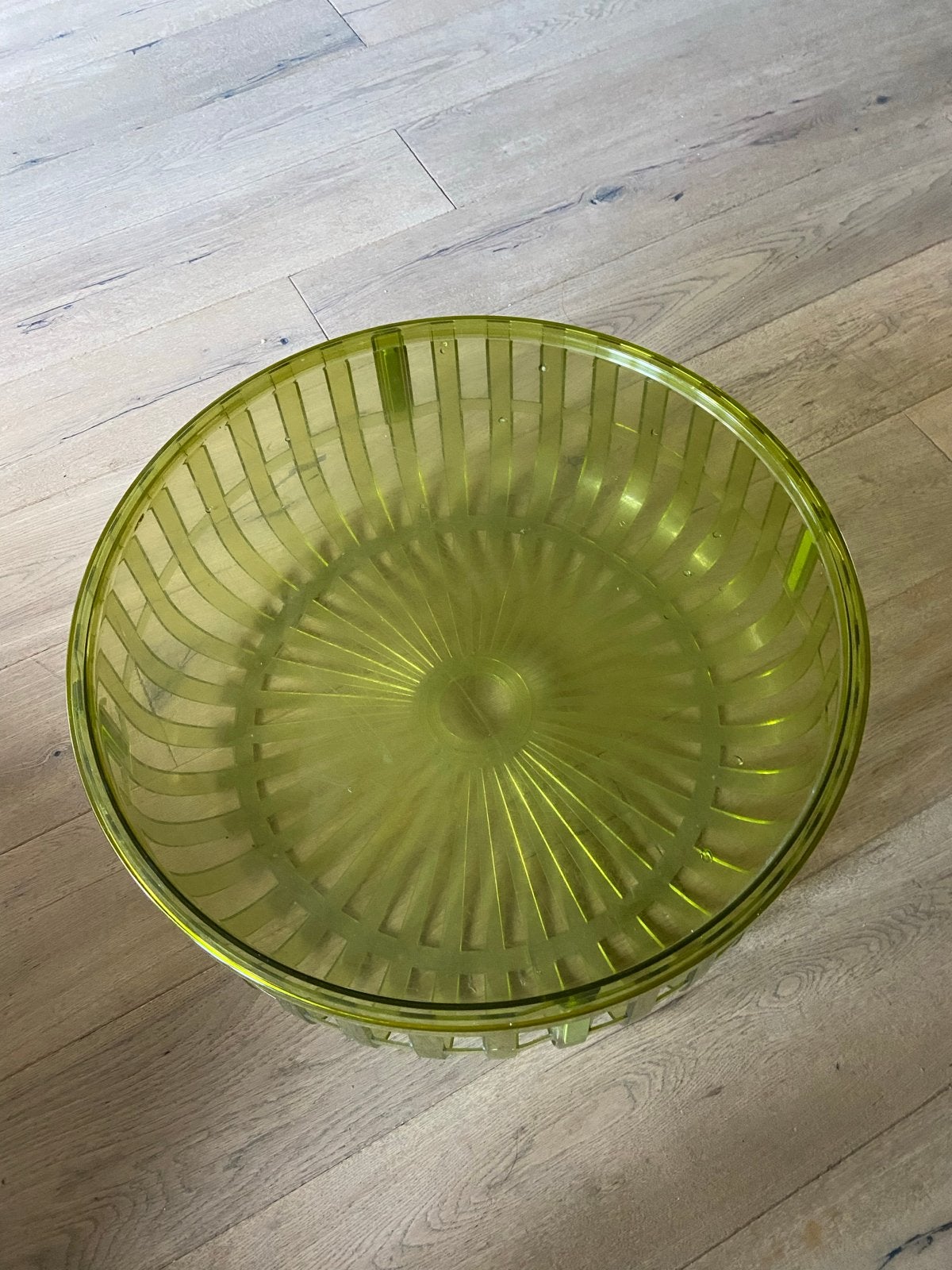 Groen Transparant Plexiglas Bijzettafel - Gebruikt, Huis en Inrichting, Tafels | Bijzettafels, Ophalen, Minder dan 45 cm, Gebruikt