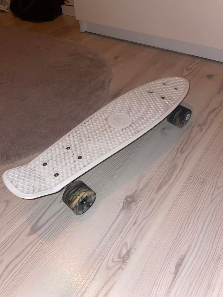 Nkx pennyboard wit met gouden trucks, Sport en Fitness, Skateboarden, Ophalen, Gebruikt, Skateboard