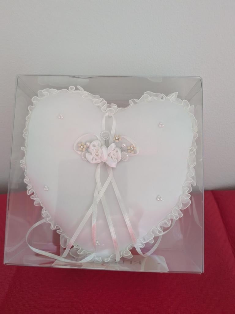 Wit hartvormig ringkussen voor bruiloft, Ophalen of Verzenden, Nieuw, Wit, Accessoires