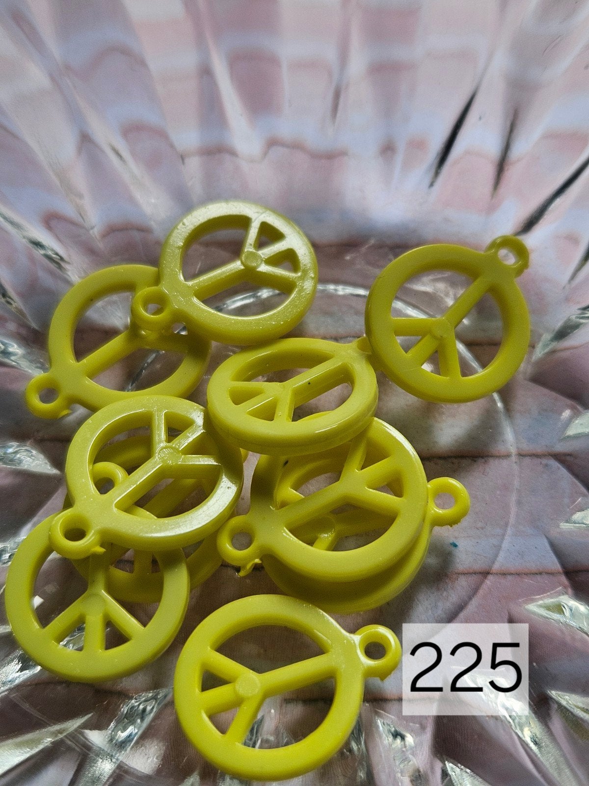 10x gele peace hangers (225), Ophalen of Verzenden, Nieuw, Bedel