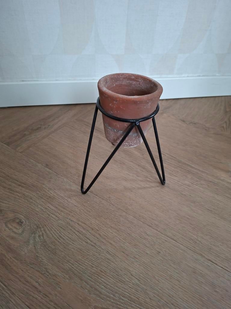 Leuk potje op standaard, Overige materialen, Overige kleuren, Ophalen of Verzenden, Zo goed als nieuw