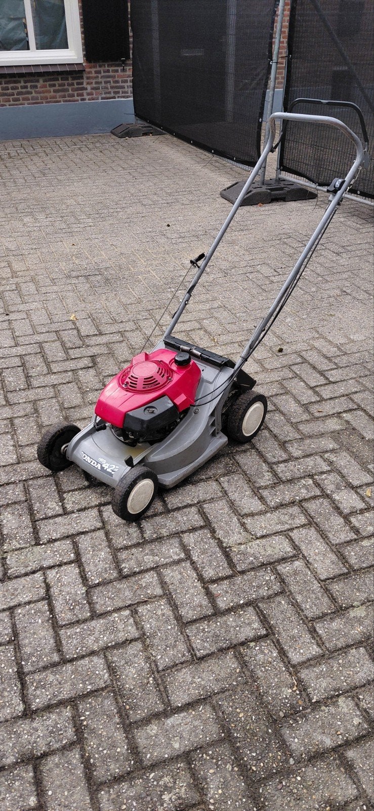 Honda HRB 423 Benzine Grasmaaier - Perfecte Staat, Tuin en Terras, Grasmaaiers, Ophalen, Zo goed als nieuw, Benzine-grasmaaier