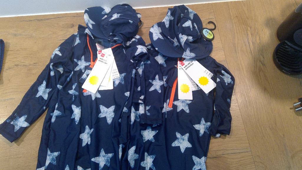 2 x zwempak lange mouw en zonnepet, Kinderen en Baby's, UV-zwemkleding, Jongen of Meisje, Badpak, Nieuw