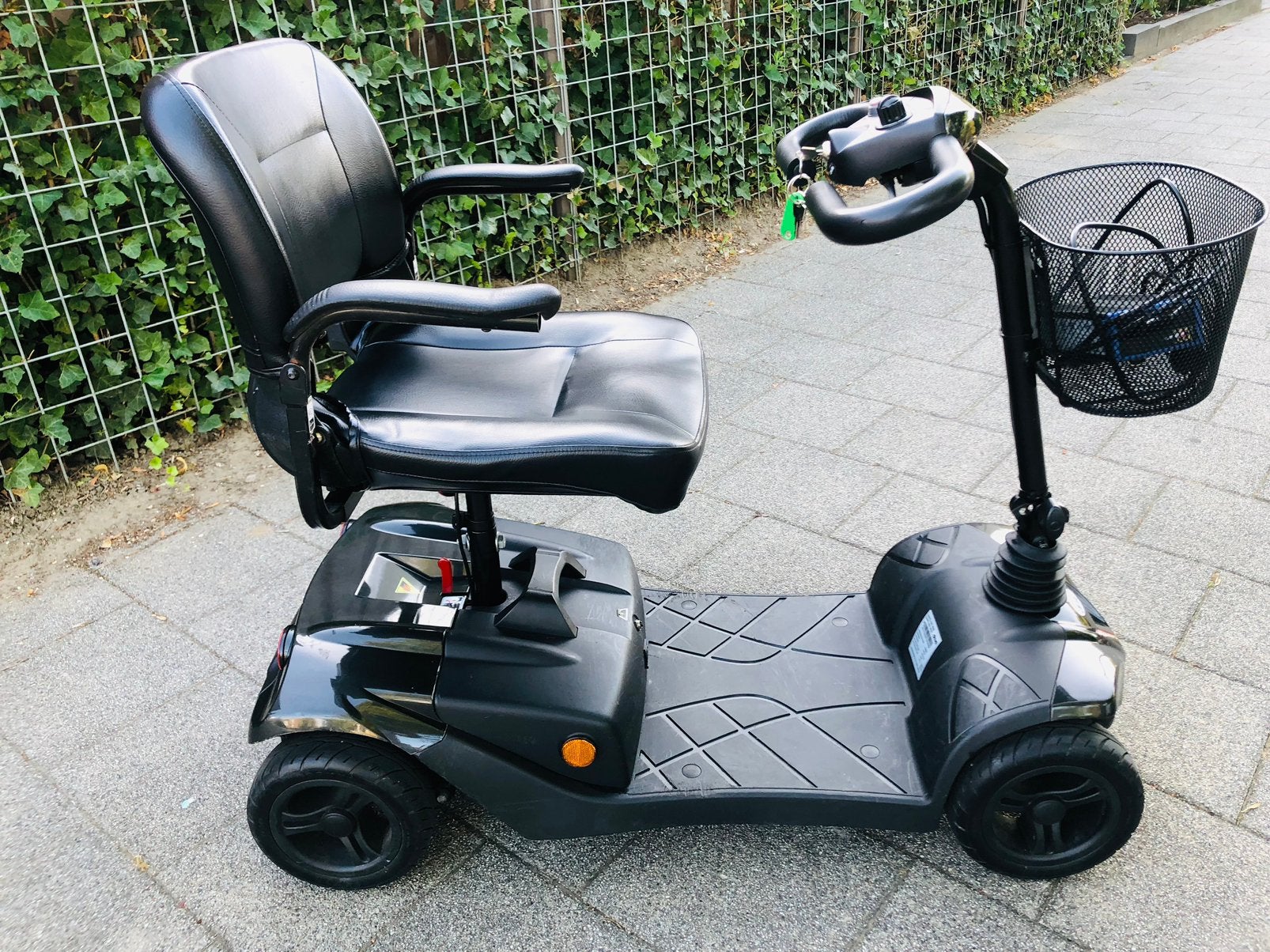 Opvouwbare / demontabel scootmobiel 4wiel met vering!, Diversen, Ophalen of Verzenden, Zo goed als nieuw