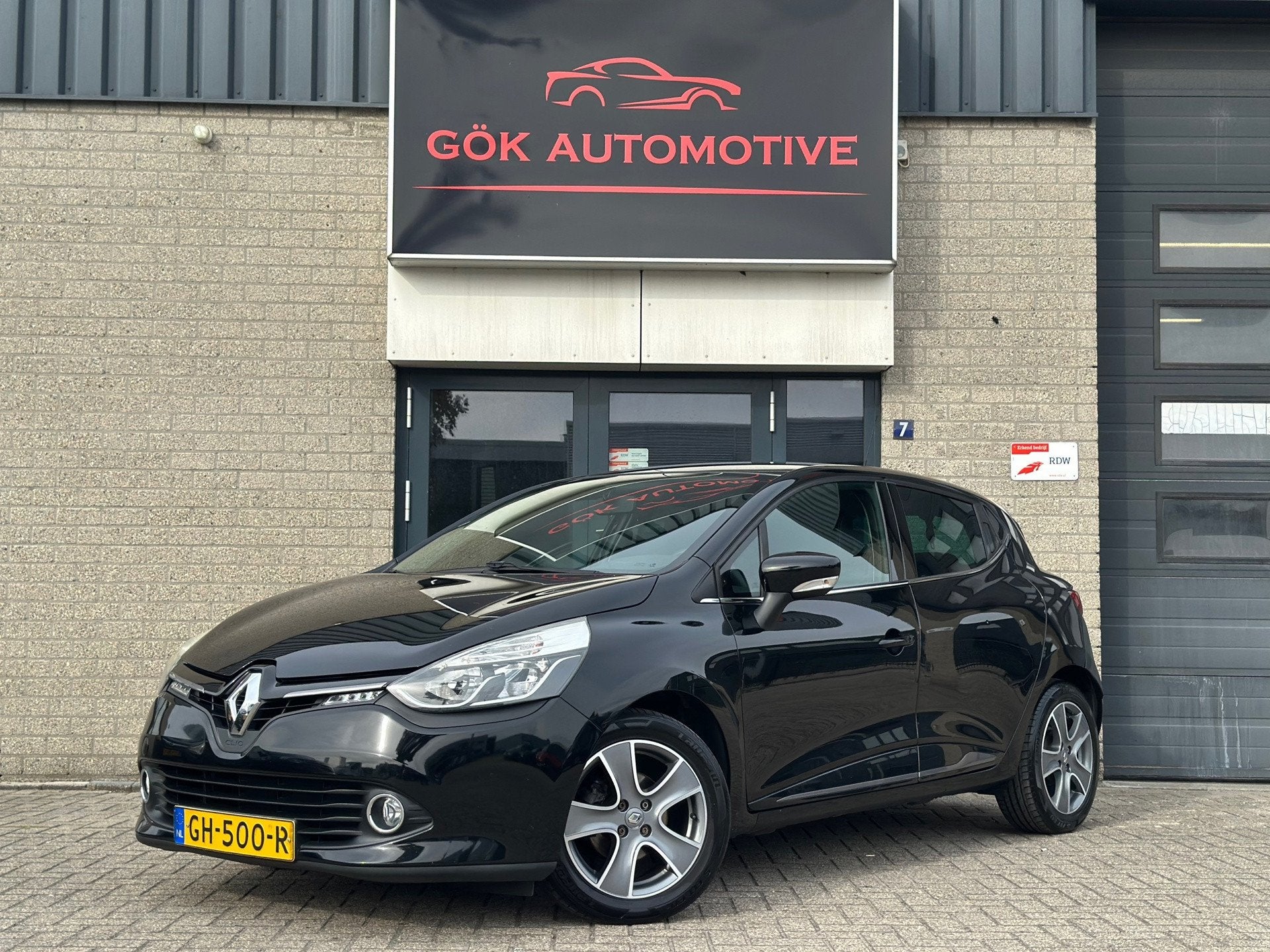Renault Clio 0.9 TCe ECO Night&Day / LED / NAP / Cruise Cont, Stof, Zwart, 540 kg, Zwart