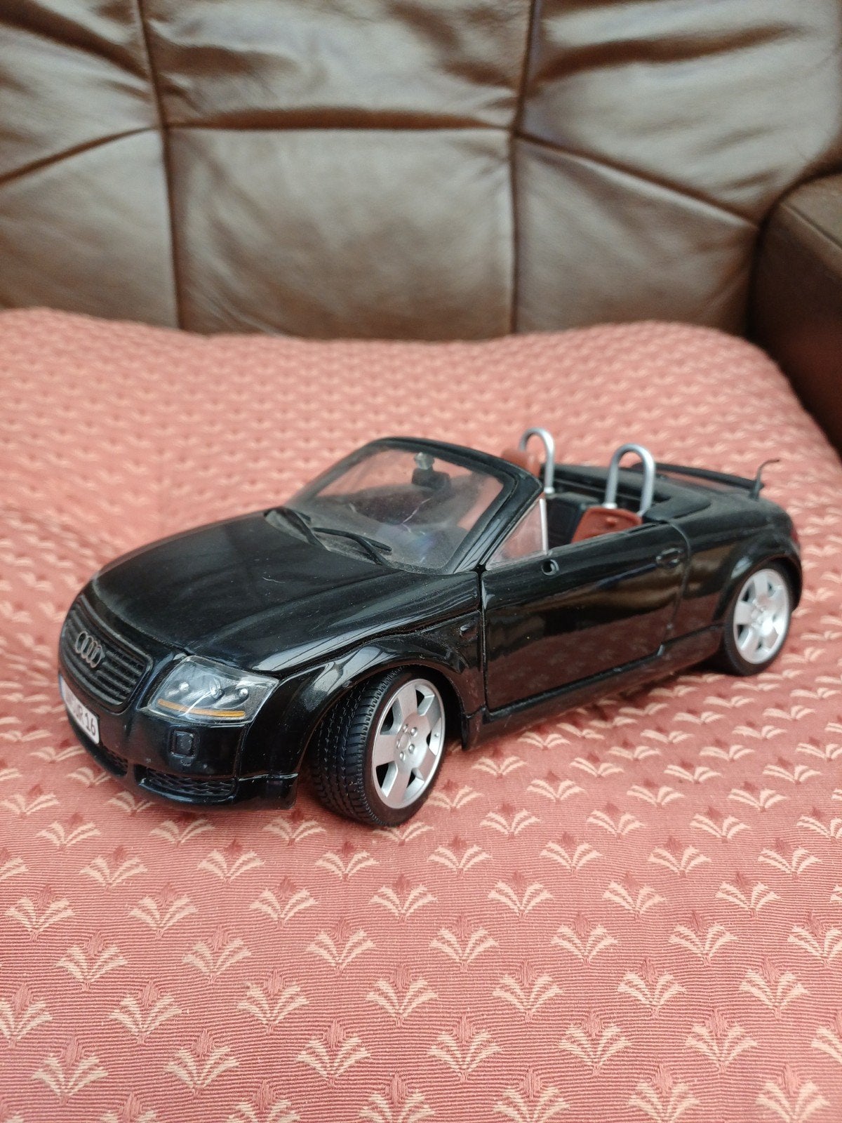 Zwarte Audi TT Roadster modelauto - Schaalmodel, Ophalen of Verzenden, Gebruikt, Auto, Maisto