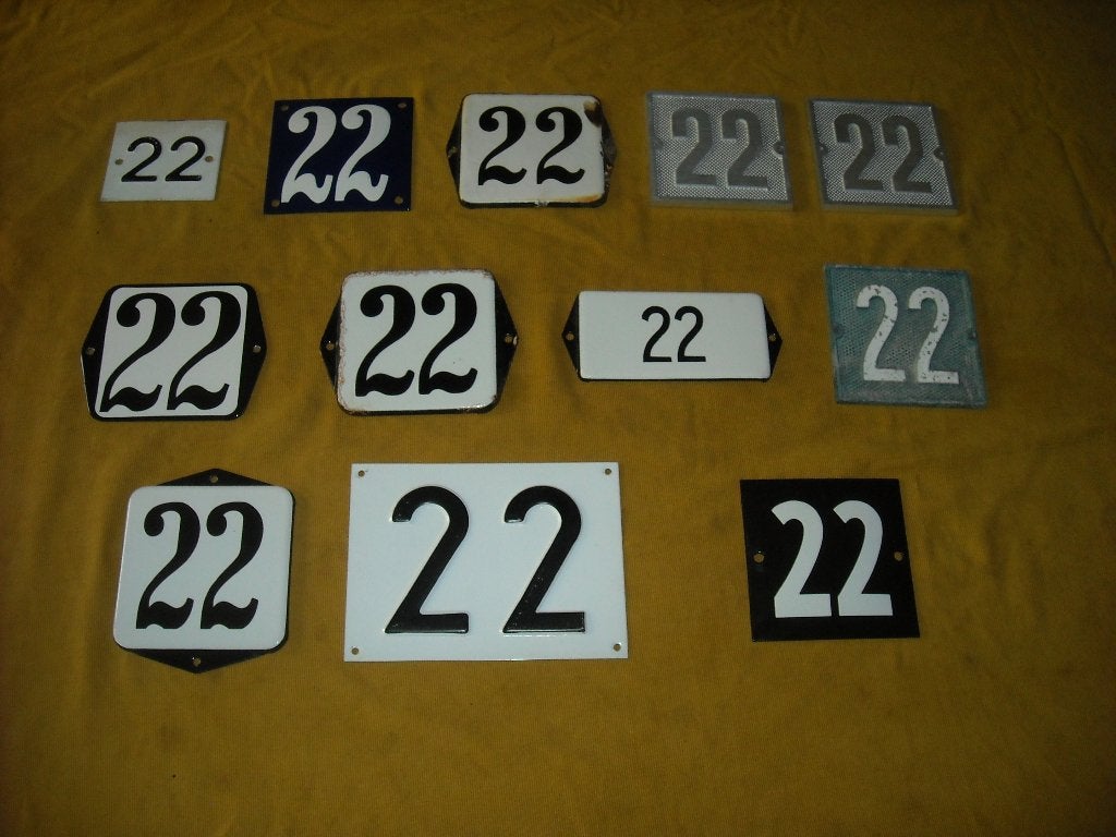 oud emaille huisnummer 22 ook 23 24 25 26 27 28 30 31 32 33, Ophalen of Verzenden