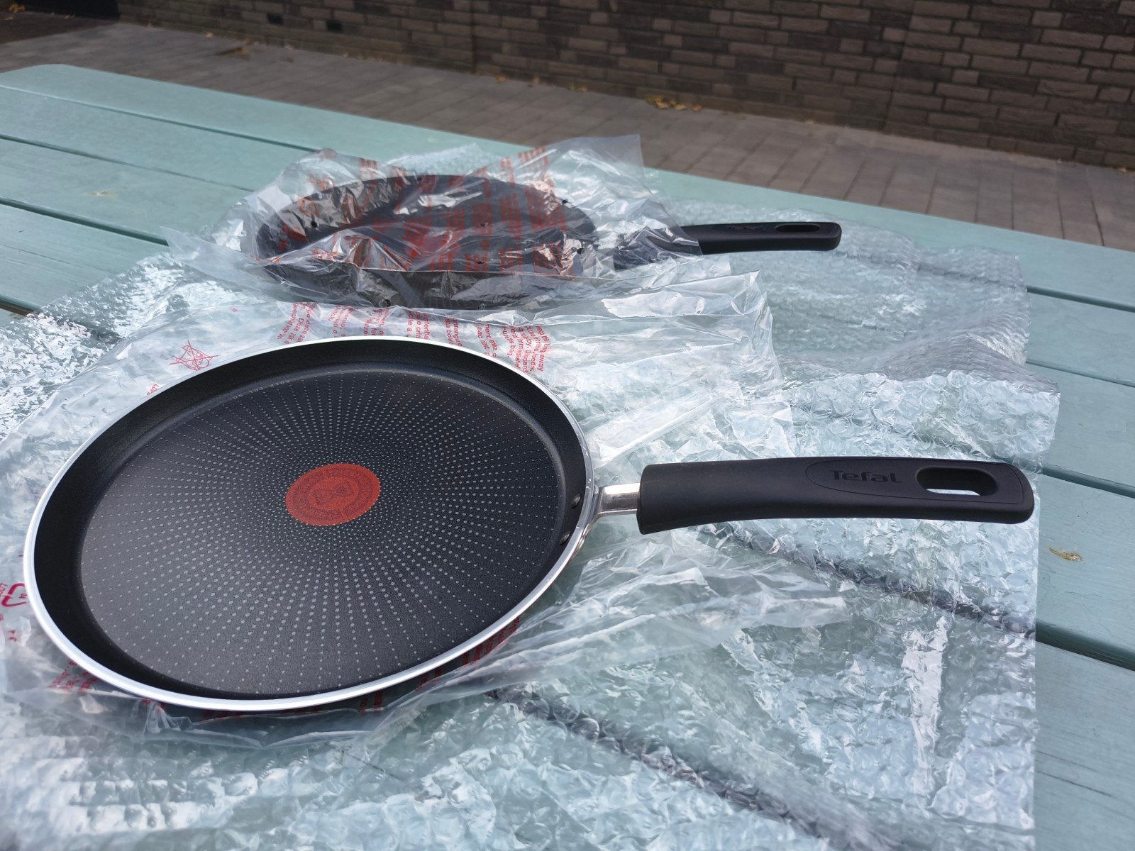 NIEUW! Tefal Pannenkoekenpannen - 2 Stuks beschikbaar, Pannenkoekenpan, Tefal, Antiaanbaklaag, Aluminium