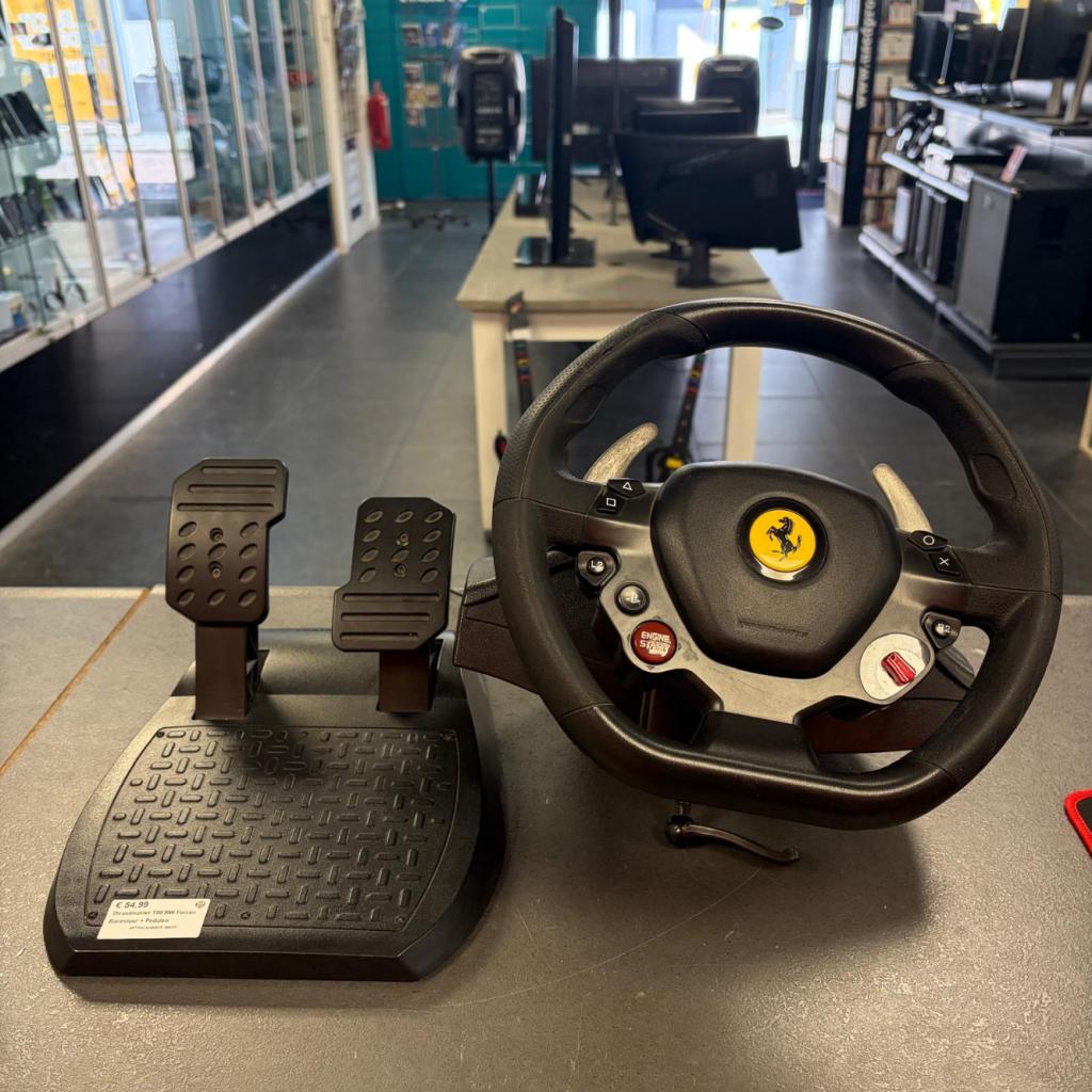 Thrustmaster T80 RW Ferrari Racestuur + Pedalen, Thrustmaster, Zo goed als nieuw, https://support.thrustmaster.com/en/contact-en/