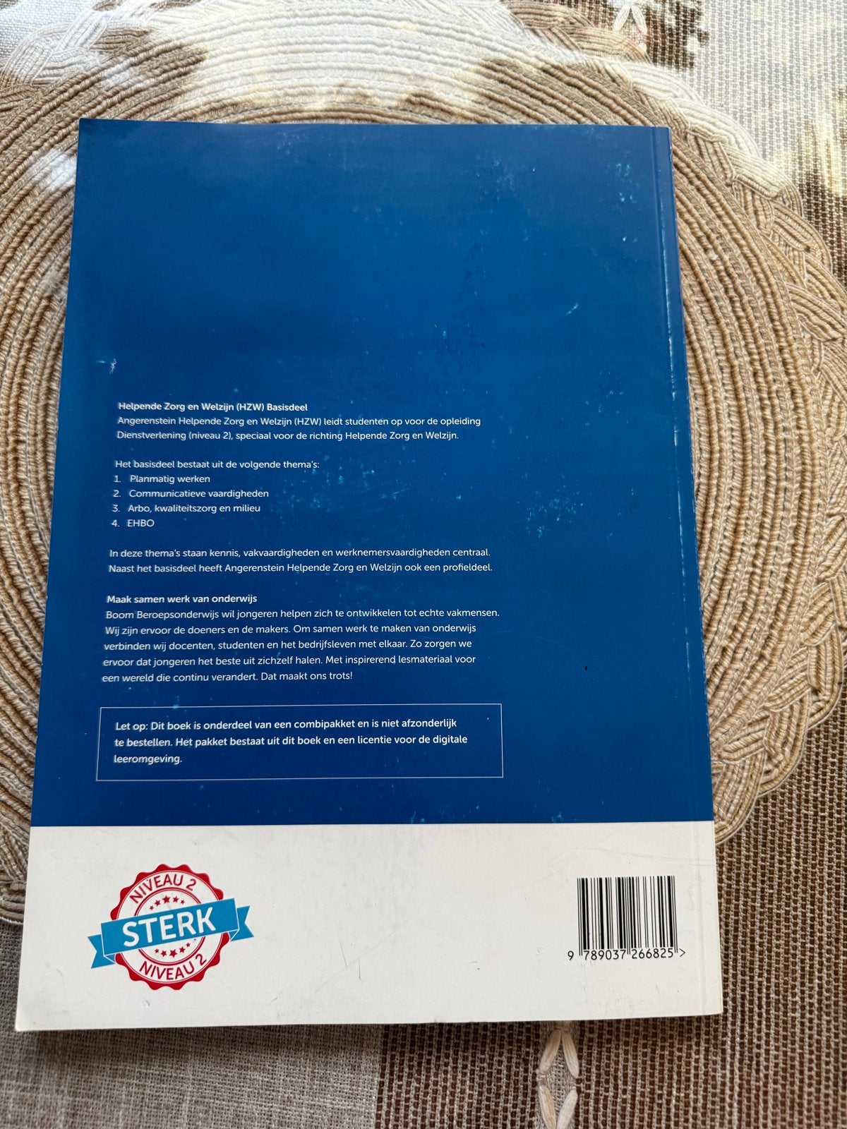 Studieboeken Helpende Zorg en Welzijn niveau 2 (9 boeken), Boeken, Schoolboeken, Ophalen, Zo goed als nieuw, Overige niveaus, Overige vakken