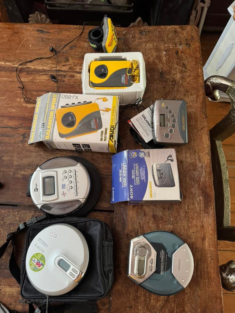 6 walkmans en diskmans 2 nog nieuw in doos oa sony, Ophalen of Verzenden, Walkman