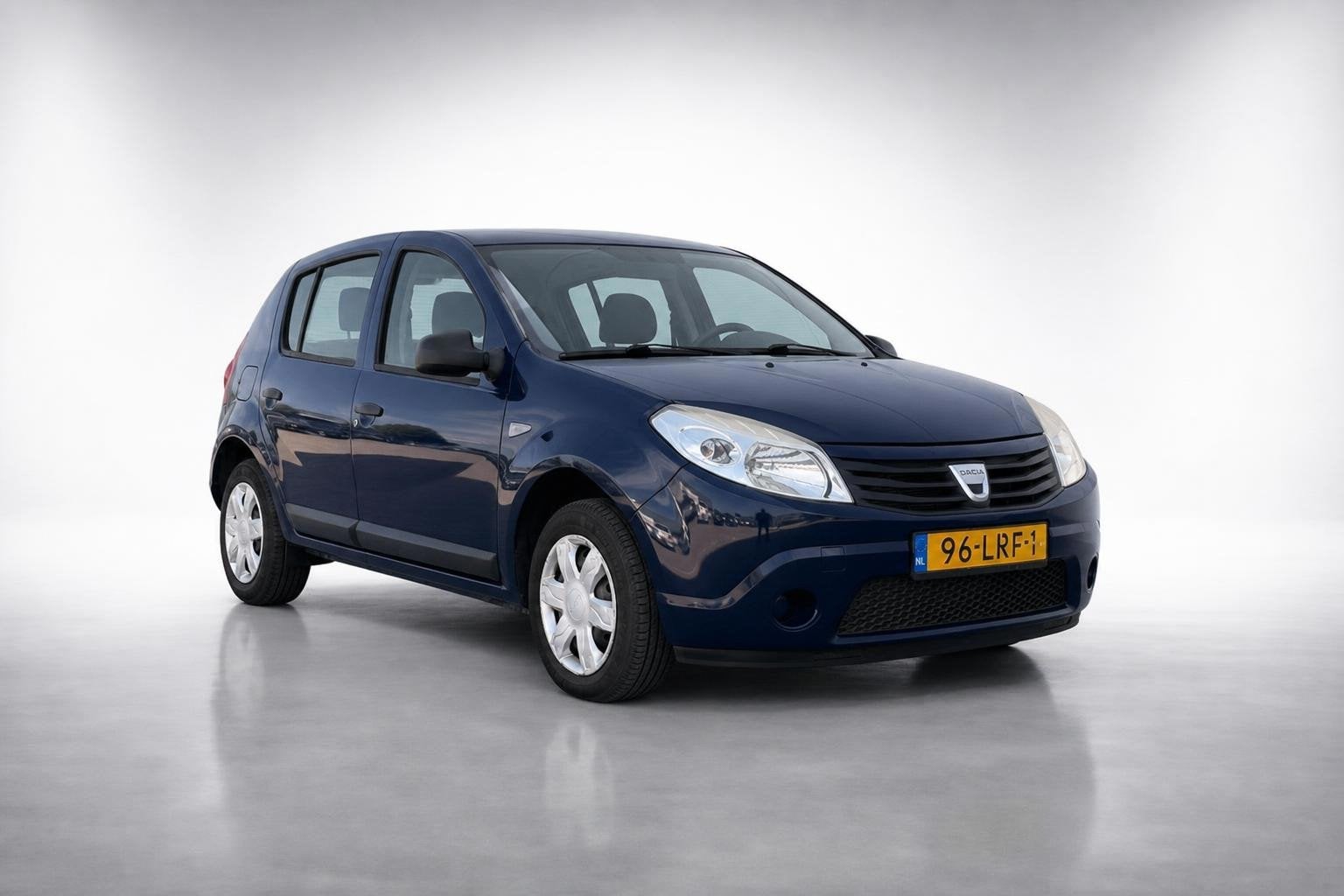Dacia Sandero 1.2 Ambiance|airco|NAP|jaar APK, Auto's, Voorwielaandrijving, Gebruikt, 31 €/maand, Blauw