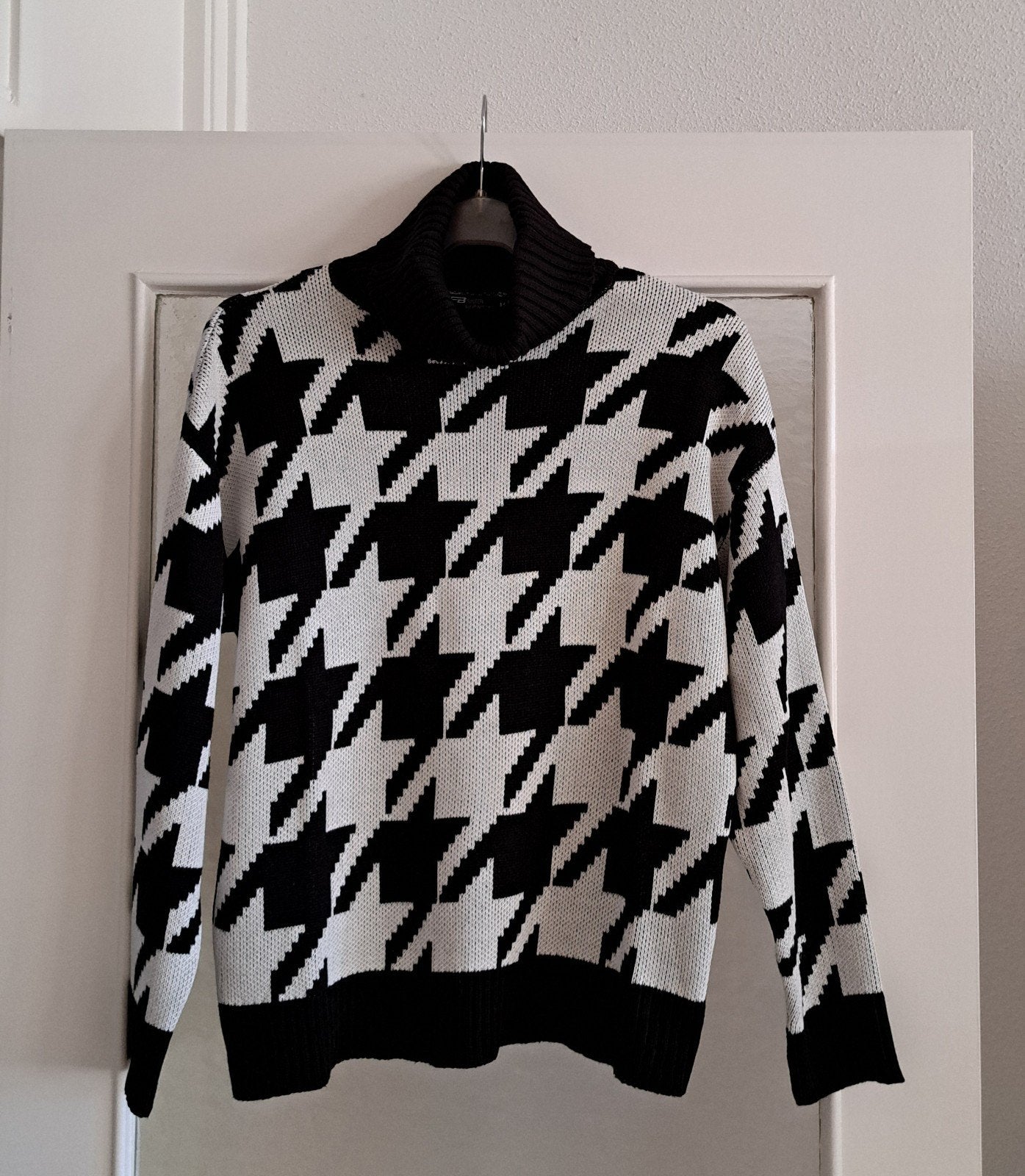 Mooie zwart/witte coltrui maat M, Ophalen of Verzenden, Gedragen, Maat 38/40 (M), Zwart